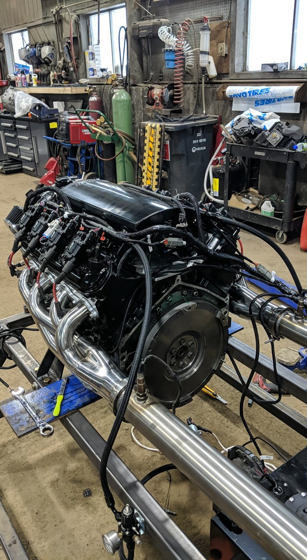 Véhicules européens de luxe dans l'atelier